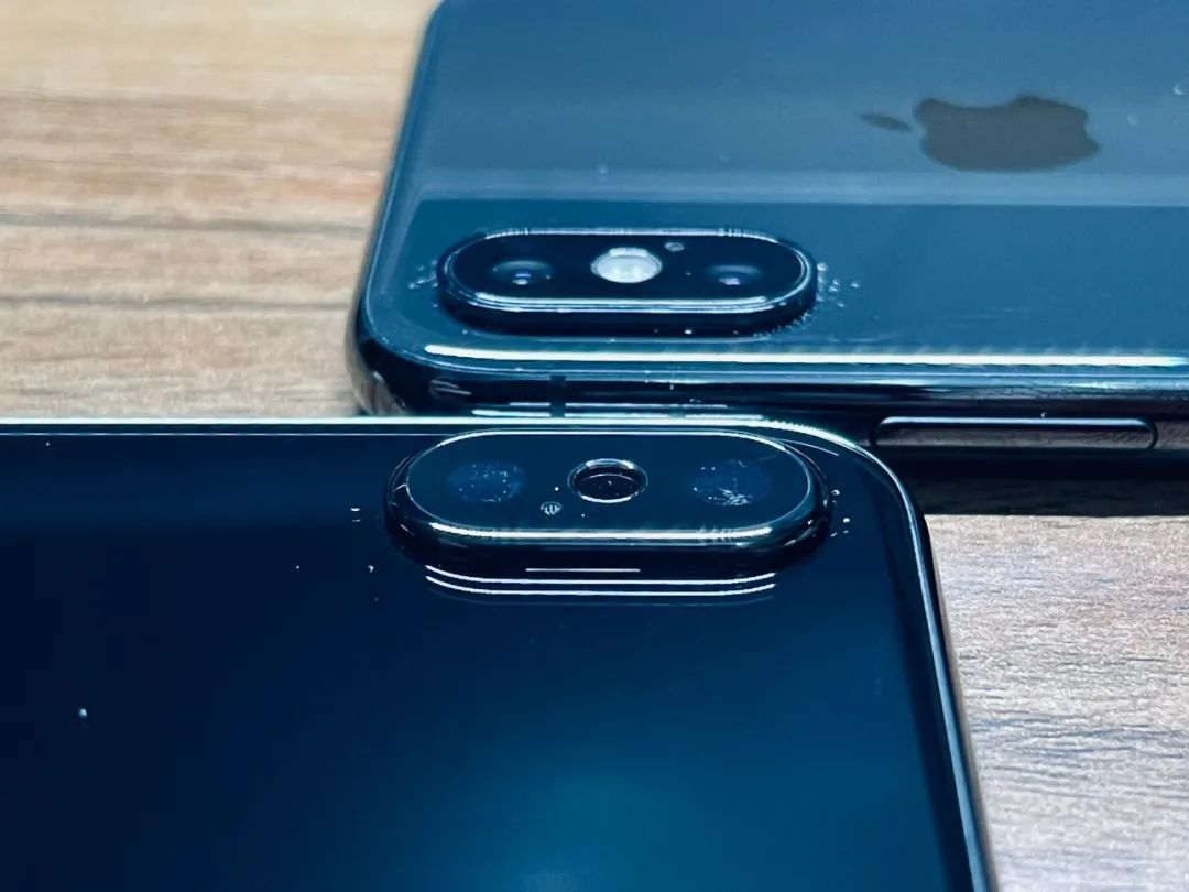 iphonex颜色反转怎么设置（苹果xs黑色金色对比）