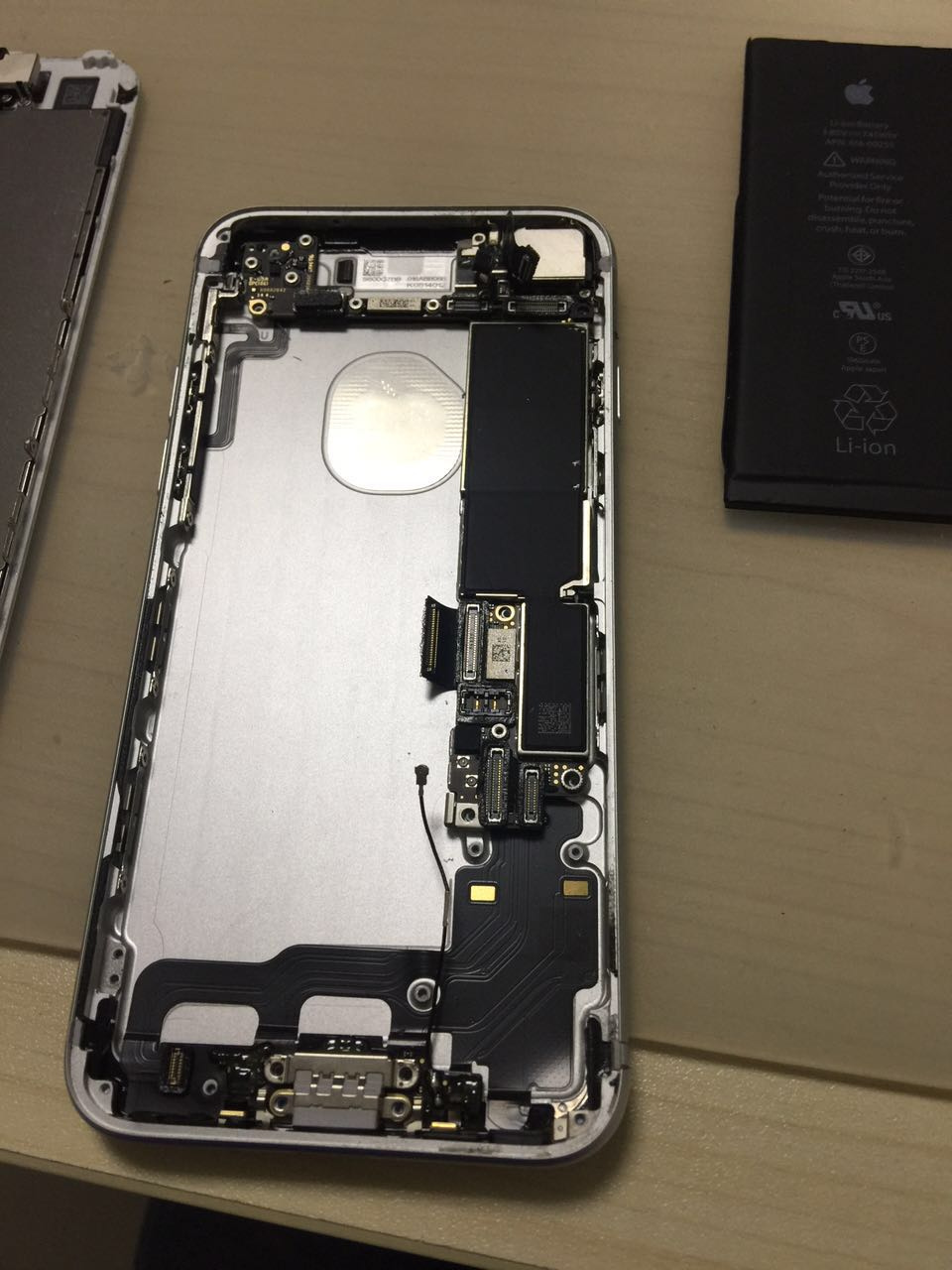 iphone7换电池教程图解（苹果7手机电池更换步骤）