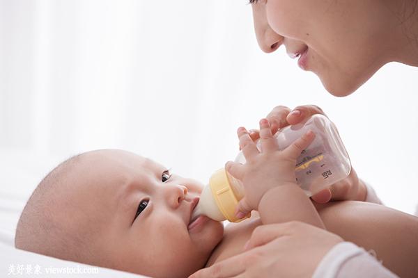 什么奶粉最接近母乳口味，三大放心奶粉品牌推荐