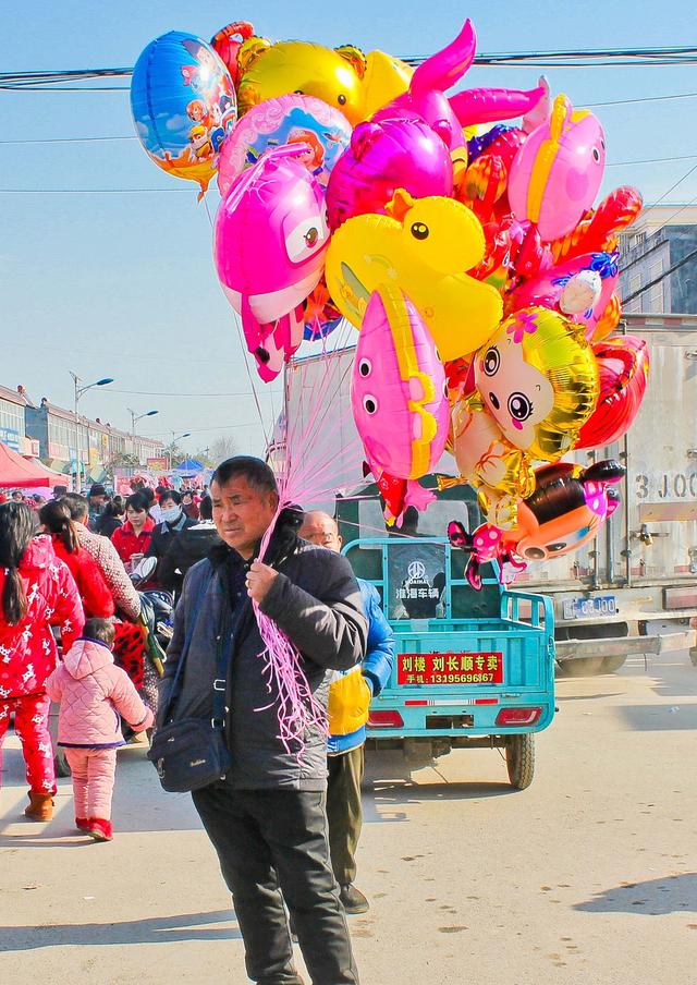 乡镇地摊卖什么最赚钱，这些利润大本钱低的选择你该知道