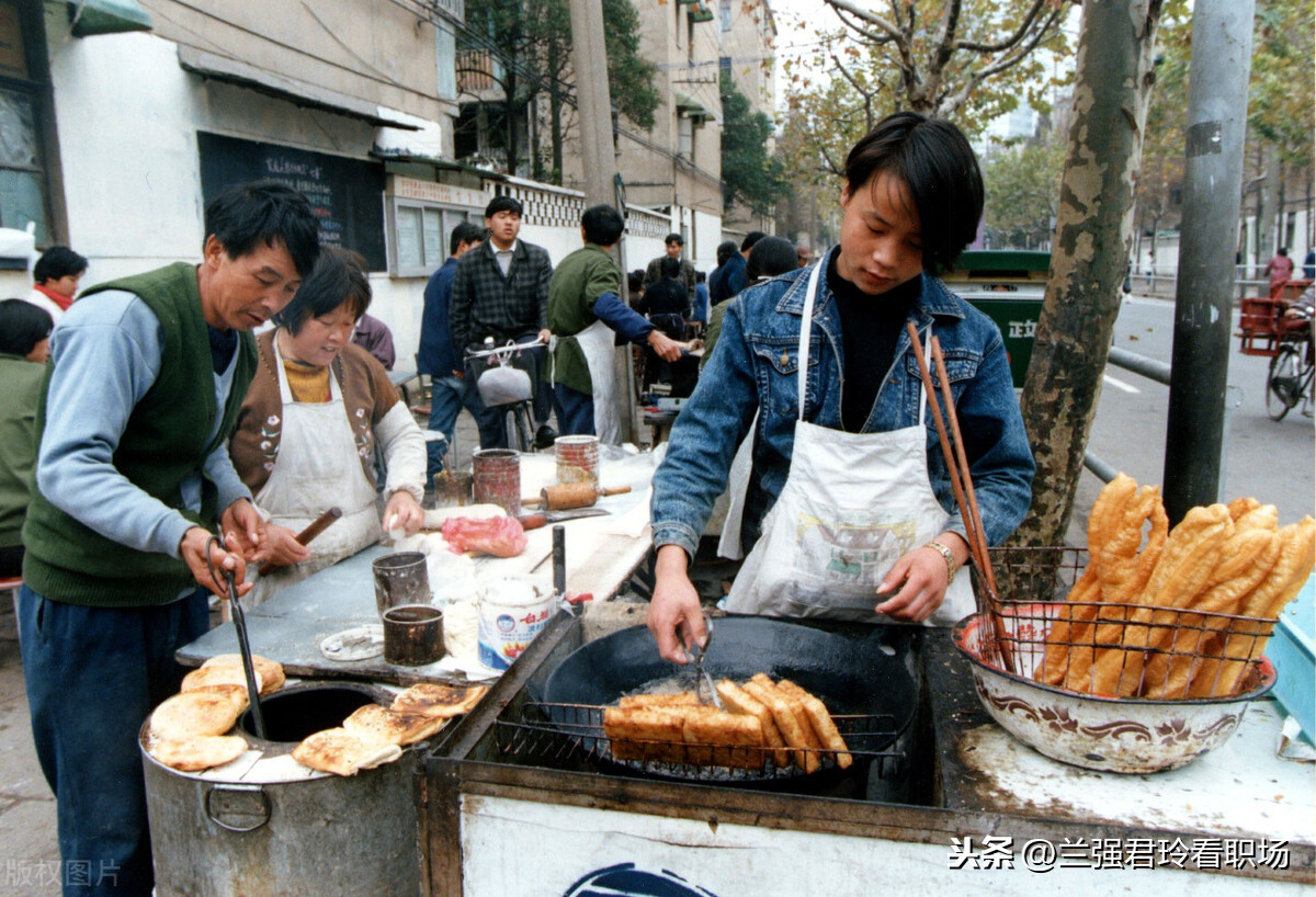 一般摆地摊在哪里进货，新手摆摊5个进货渠道推荐